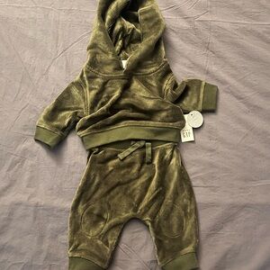 NEW! GAP Olive Baby Outfit Set - Corduroy
